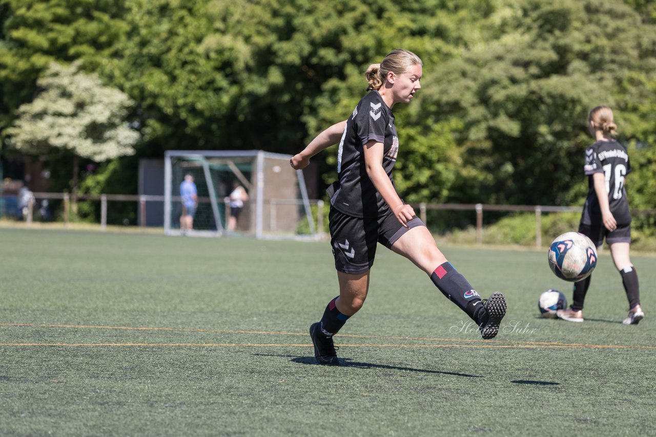 Bild 90 - wBJ SV Henstedt Ulzburg - TuS Rotenhof : Ergebnis: 12:0